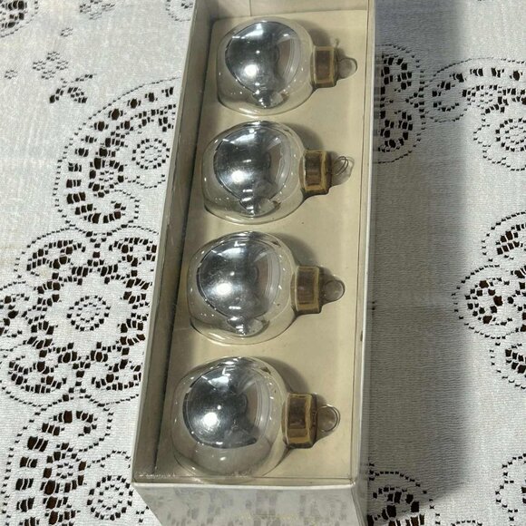 Silver Christmas Porcelain ball placecard holders - Picture 4 of 7